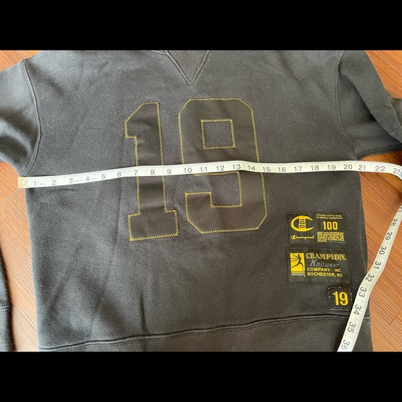 Champion 1919 sweatshirt, medium, good condition - Picture 7 of 7
